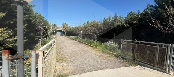 Вилла с 3 комнатами в Барлетта, Италия № 17106 21