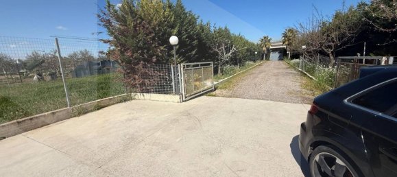 Вилла с 3 комнатами в Барлетта, Италия № 17106 23