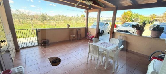 Вилла с 3 комнатами в Барлетта, Италия № 17106 17