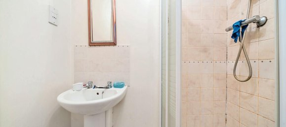 2 bedrooms Apartment in London, United Kingdom No. 7771 11