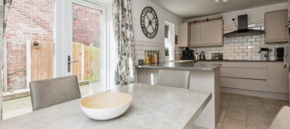  House in Mirfield, United Kingdom No. 2021 5