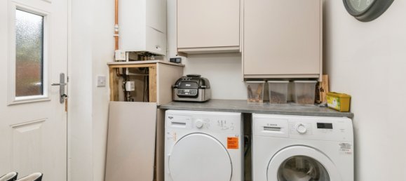  House in Mirfield, United Kingdom No. 2021 34