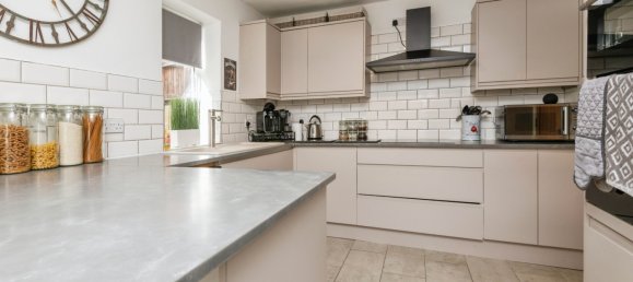  House in Mirfield, United Kingdom No. 2021 4