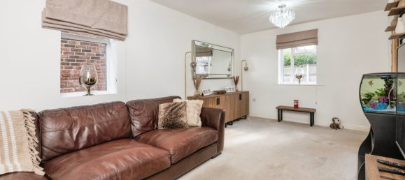  House in Mirfield, United Kingdom No. 2021 10