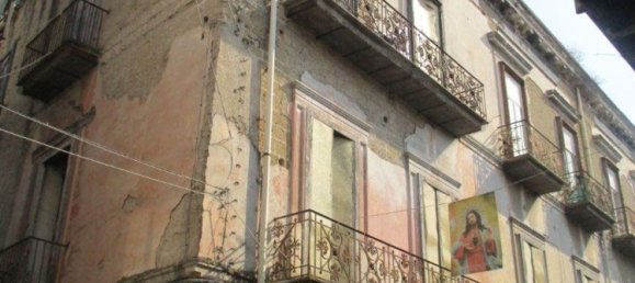 Gebäude in Afragola, Italy 1000m², Nr. 350471 2