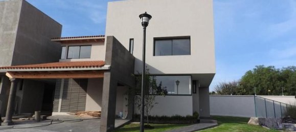 3 bedrooms House in Queretaro, Mexico No. 158925 2