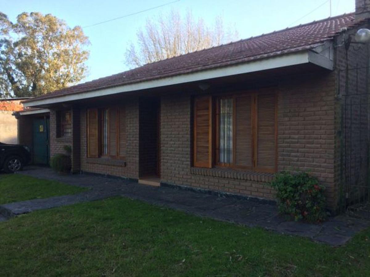 2 bedrooms House in Mar del Plata, Argentina No. 68148