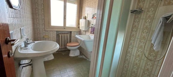 5 bedrooms Apartment in Vignola, Italy No. 347651 8