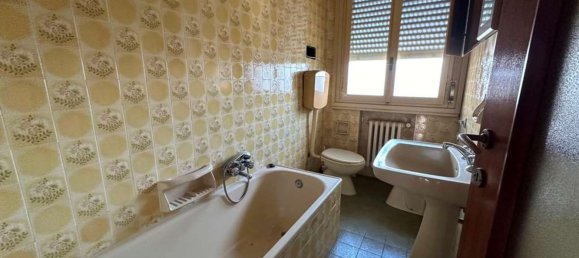 5 bedrooms Apartment in Vignola, Italy No. 347651 7