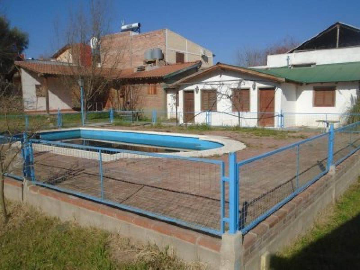 2000m² Commercial property in Cordoba, Argentina No. 26258