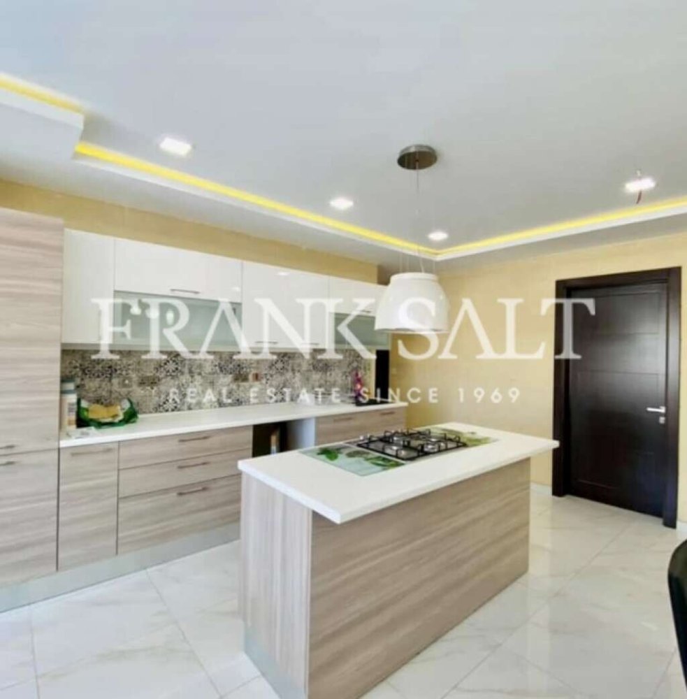 3 bedrooms Penthouse in Ghajnsielem, Malta No. 5744