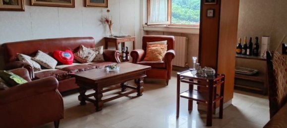 3 bedrooms Apartment in Carrara, Italy No. 27292 3