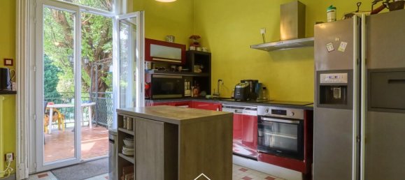 5 bedrooms Villa in Rhone, France No. 299107 9