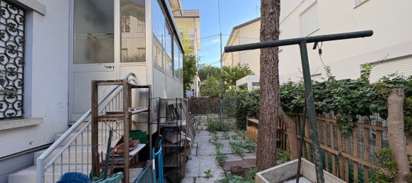 6 rooms Villa in Riccione, Italy No. 291040 2