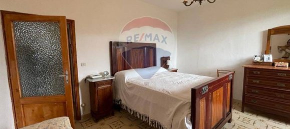 12-salle Maison à Bagni di Lucca, Italy No. 87931 14