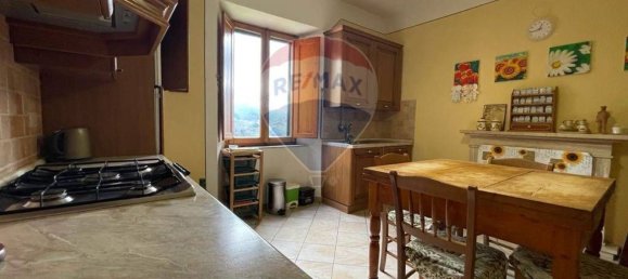 12-salle Maison à Bagni di Lucca, Italy No. 87931 8