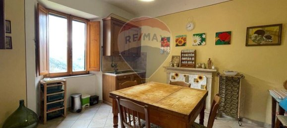 12-salle Maison à Bagni di Lucca, Italy No. 87931 7