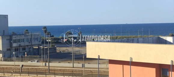 Квартира с 2 спальнями в Бари, Италия № 354153 20