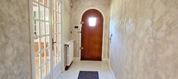 Casa de 4 dormitorios en Le Poinconnet, France No. 313337 8