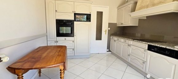 Casa de 4 dormitorios en Le Poinconnet, France No. 313337 9