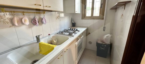 4 rooms Apartment in Capurso, Italy No. 17495 7