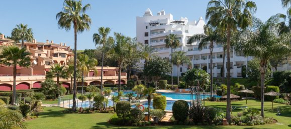 2 bedrooms Apartment in Estepona, Spain No. 166431 5