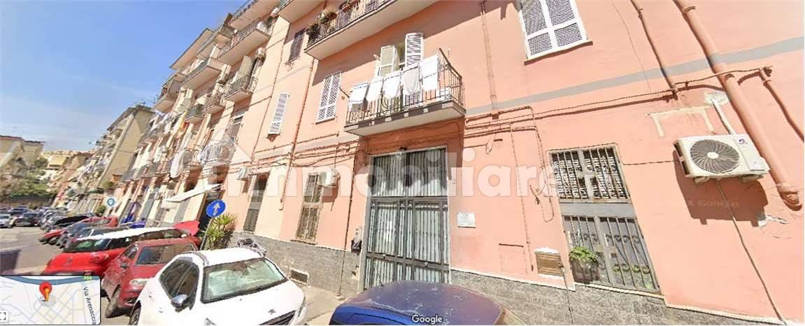 3-salle Appartement à Naples, Italy No. 370491