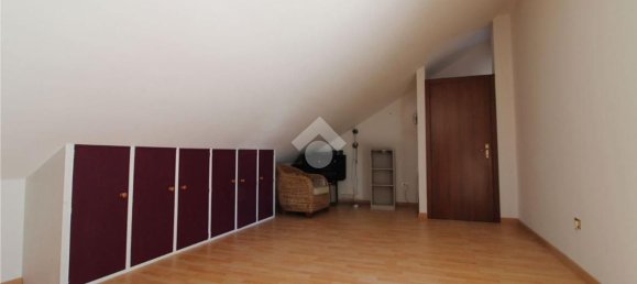 3-salle Appartement à Teramo, Italy No. 294267 10