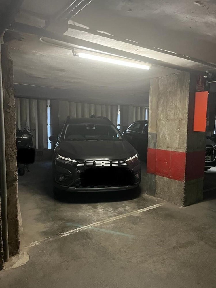 10m² Parking in Barcelona, Spain No. 191156
