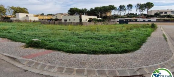  Land in Garriguella, Spain No. 73528 9