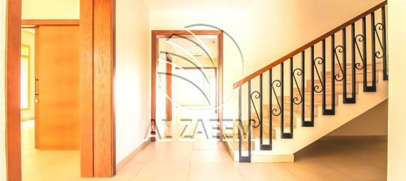 Villa de 5 dormitorios en Abu Dhabi, UAE No. 29910 4