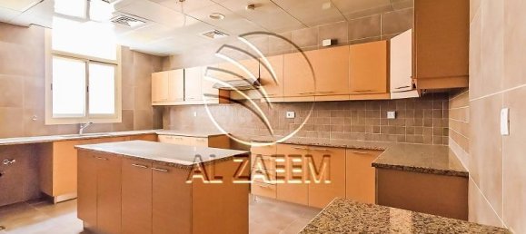 Villa de 5 dormitorios en Abu Dhabi, UAE No. 29910 2