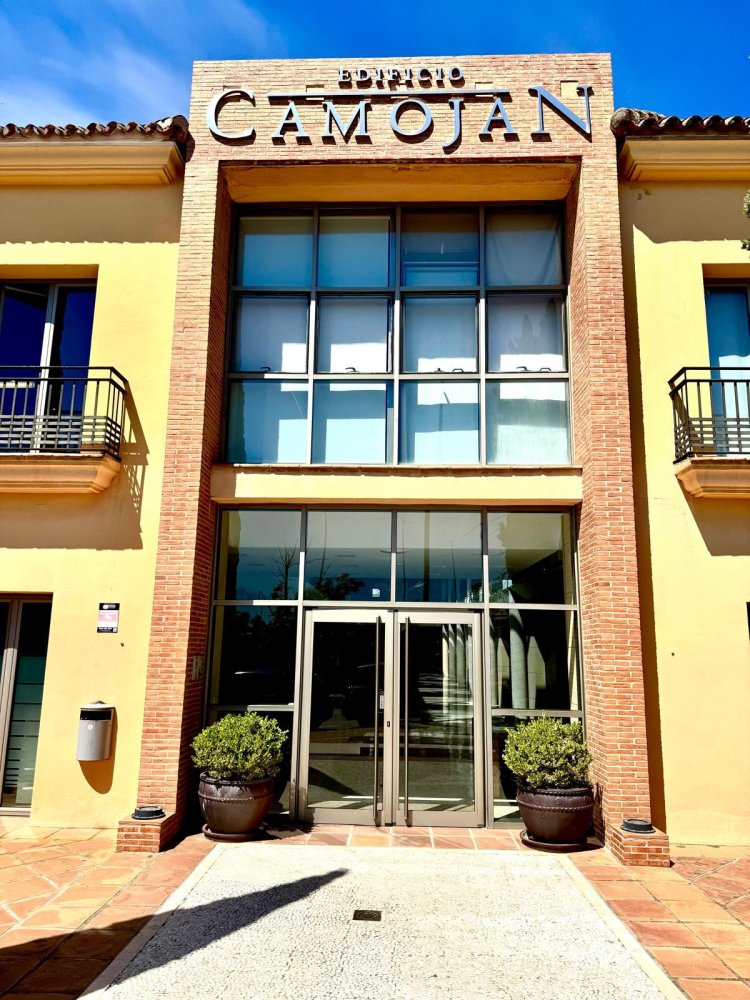 3 bedrooms Office in Marbella, Spain No. 186895