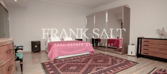 3 bedrooms House in Siggiewi, Malta No. 8872 10