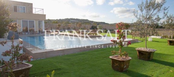 3 bedrooms House in Siggiewi, Malta No. 8872 3