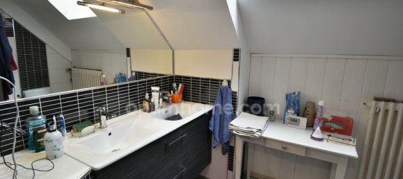 Edificio de 4 dormitorios en Rostrenen, France No. 190067 13