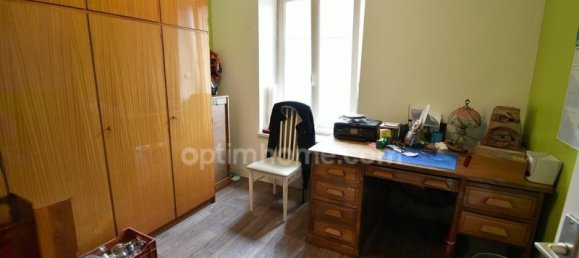 Edificio de 4 dormitorios en Rostrenen, France No. 190067 8