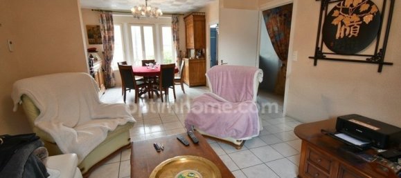 Edificio de 4 dormitorios en Rostrenen, France No. 190067 7