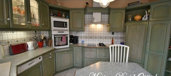 Edificio de 4 dormitorios en Rostrenen, France No. 190067 24