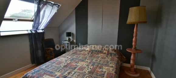 Edificio de 4 dormitorios en Rostrenen, France No. 190067 12