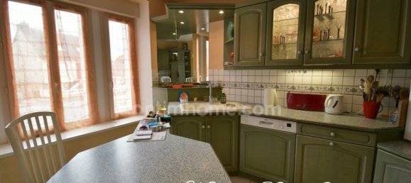 Edificio de 4 dormitorios en Rostrenen, France No. 190067 6