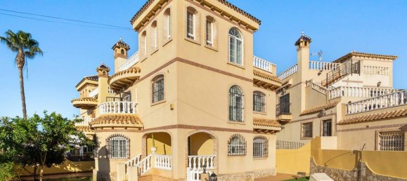 Casa de 5 dormitorios en Alicante, Spain No. 92301 4