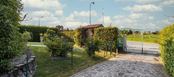 9 rooms Villa in Lomagna, Italy No. 87118 3