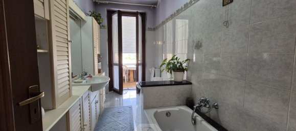 3 bedrooms Castles in Besnate, Italy No. 334630 9