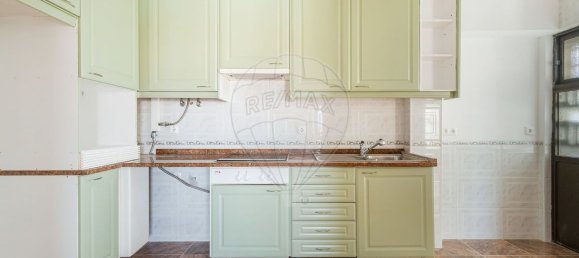 3 bedrooms Apartment in Lisbon, Portugal No. 169647 5