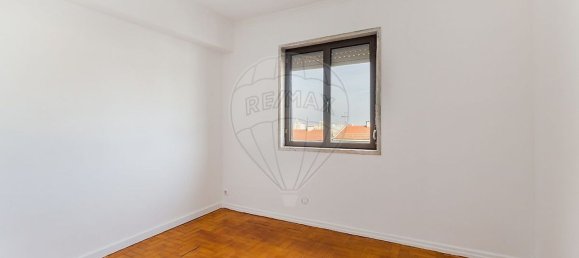 3 bedrooms Apartment in Lisbon, Portugal No. 169647 8