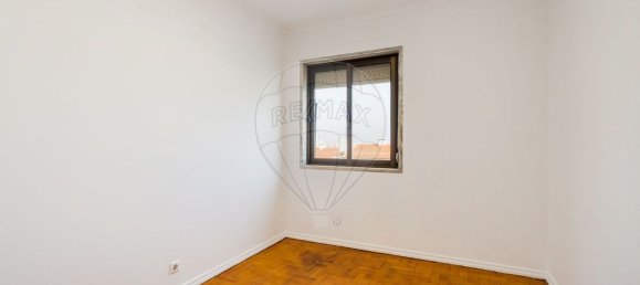 3 bedrooms Apartment in Lisbon, Portugal No. 169647 10