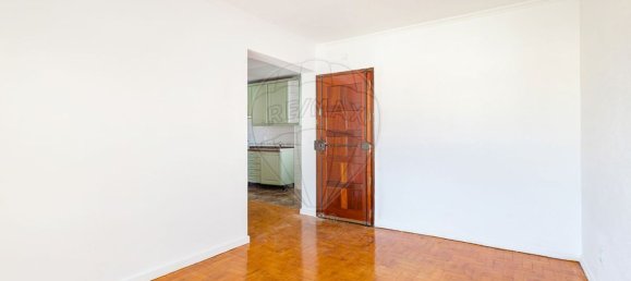3 bedrooms Apartment in Lisbon, Portugal No. 169647 3