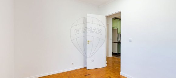3 bedrooms Apartment in Lisbon, Portugal No. 169647 9
