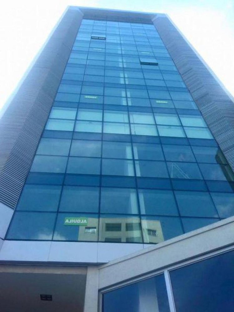 130m² Office in Lomas de Zamora, Argentina No. 24188